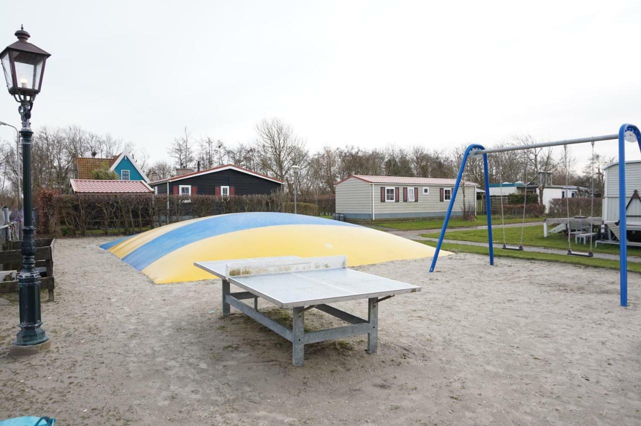 Vakantieverblijf Aan De Dijk Hotell Hippolytushoef Exteriör bild